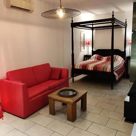 Апартаменти & For 2 People Агд